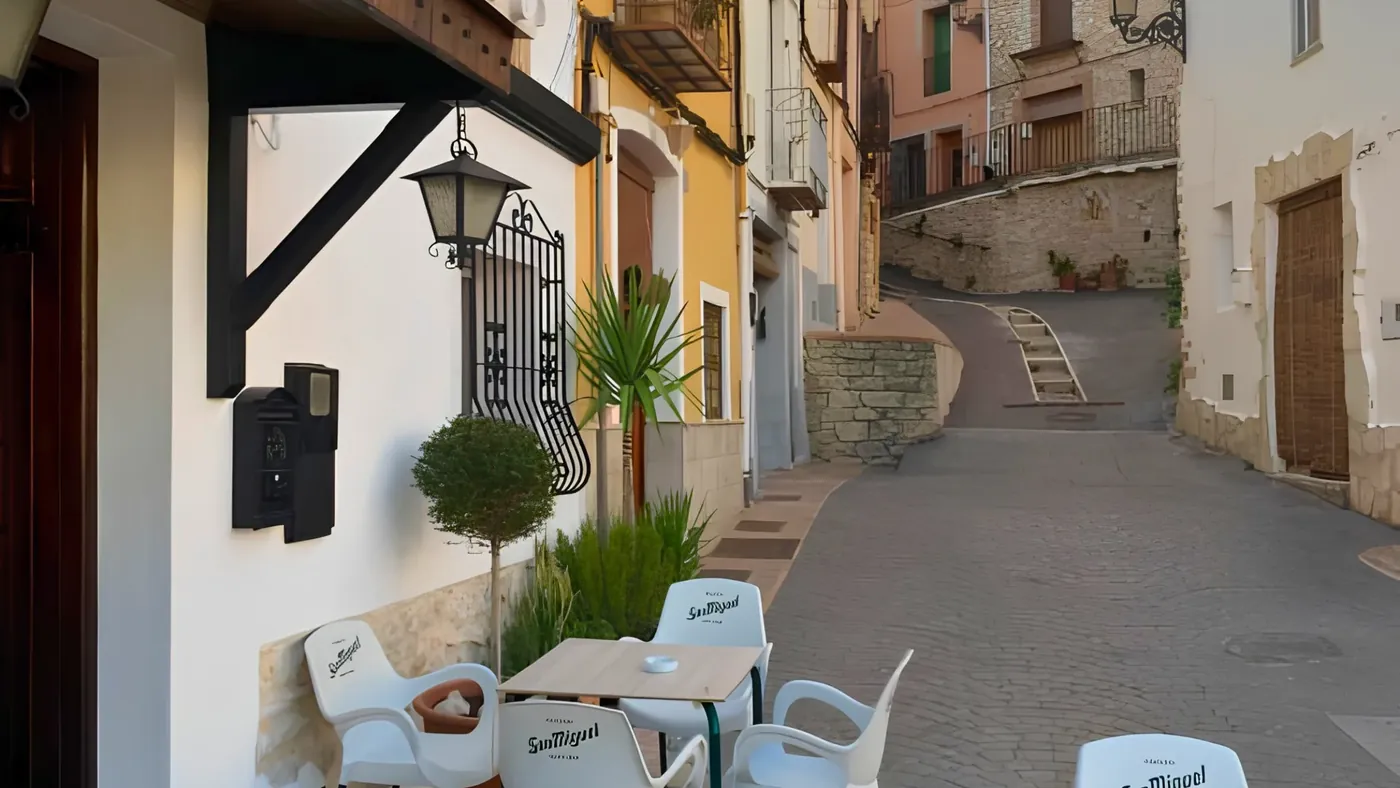 The village street outside Casa Blanca in the evening light